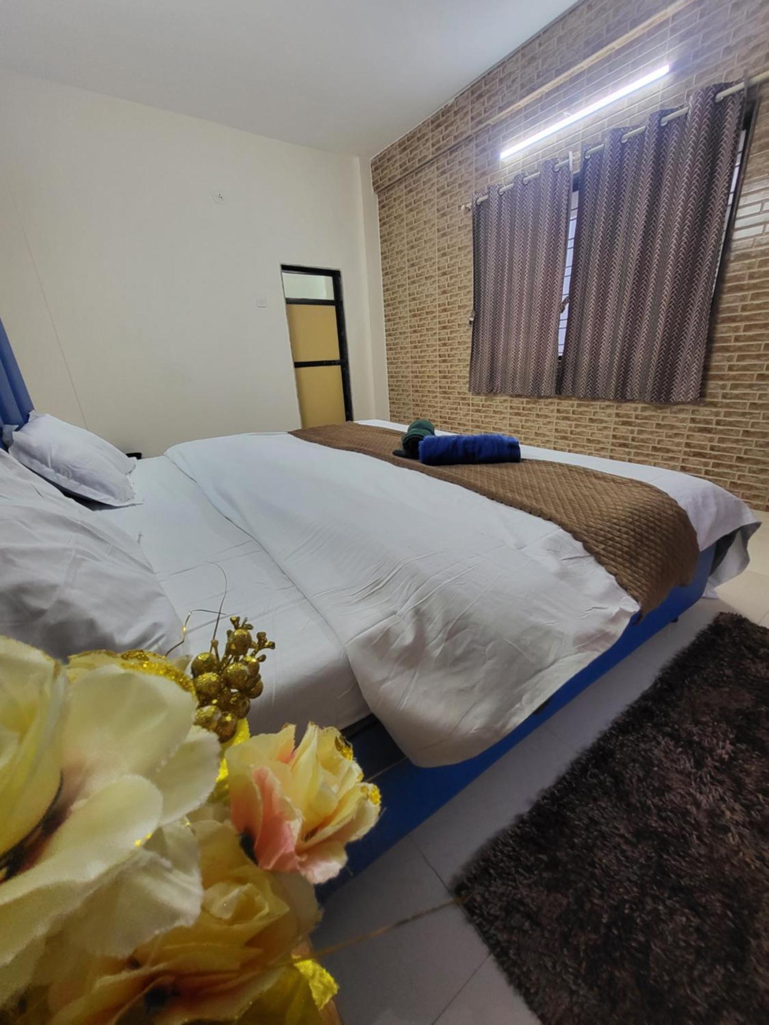 The Perfect Stays Para Disco Big Pool Cricket Turf Villa Лонавала Экстерьер фото