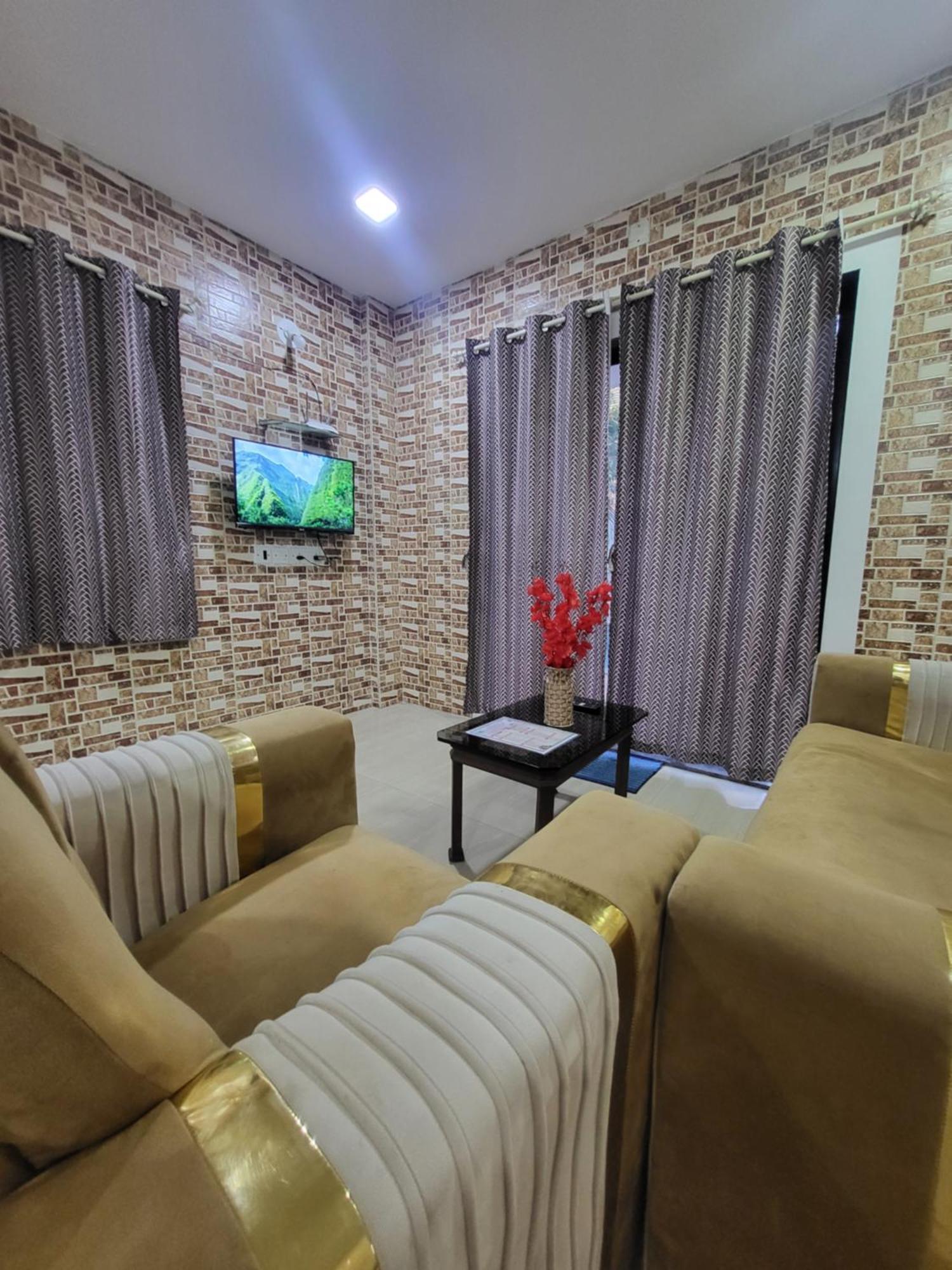 The Perfect Stays Para Disco Big Pool Cricket Turf Villa Лонавала Экстерьер фото