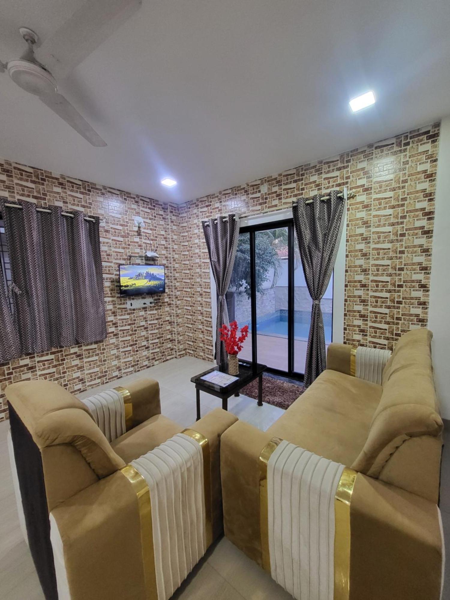 The Perfect Stays Para Disco Big Pool Cricket Turf Villa Лонавала Экстерьер фото