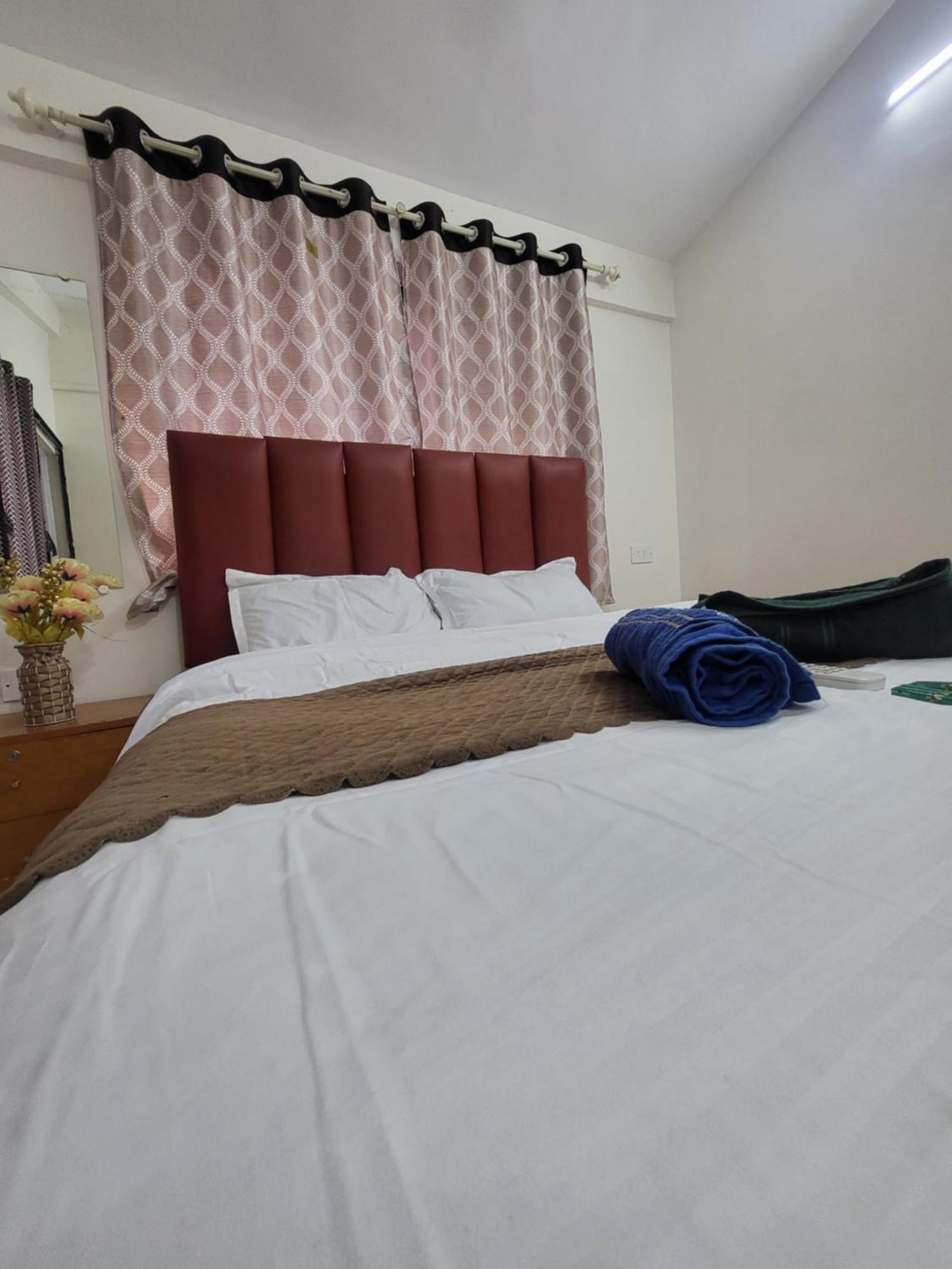 The Perfect Stays Para Disco Big Pool Cricket Turf Villa Лонавала Экстерьер фото