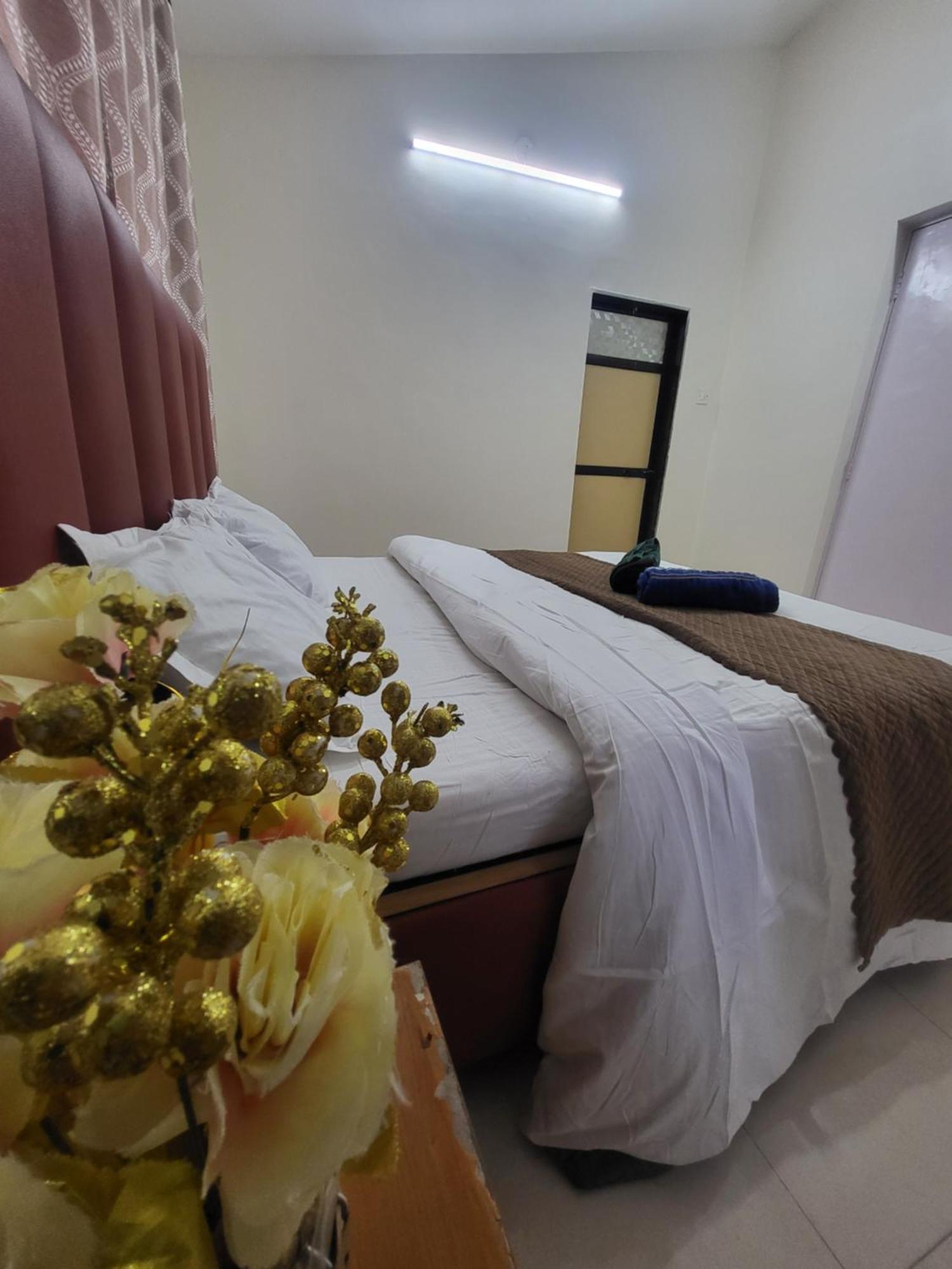 The Perfect Stays Para Disco Big Pool Cricket Turf Villa Лонавала Экстерьер фото