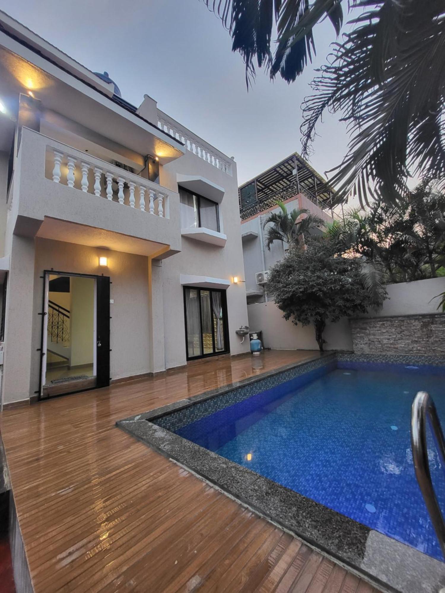 The Perfect Stays Para Disco Big Pool Cricket Turf Villa Лонавала Экстерьер фото