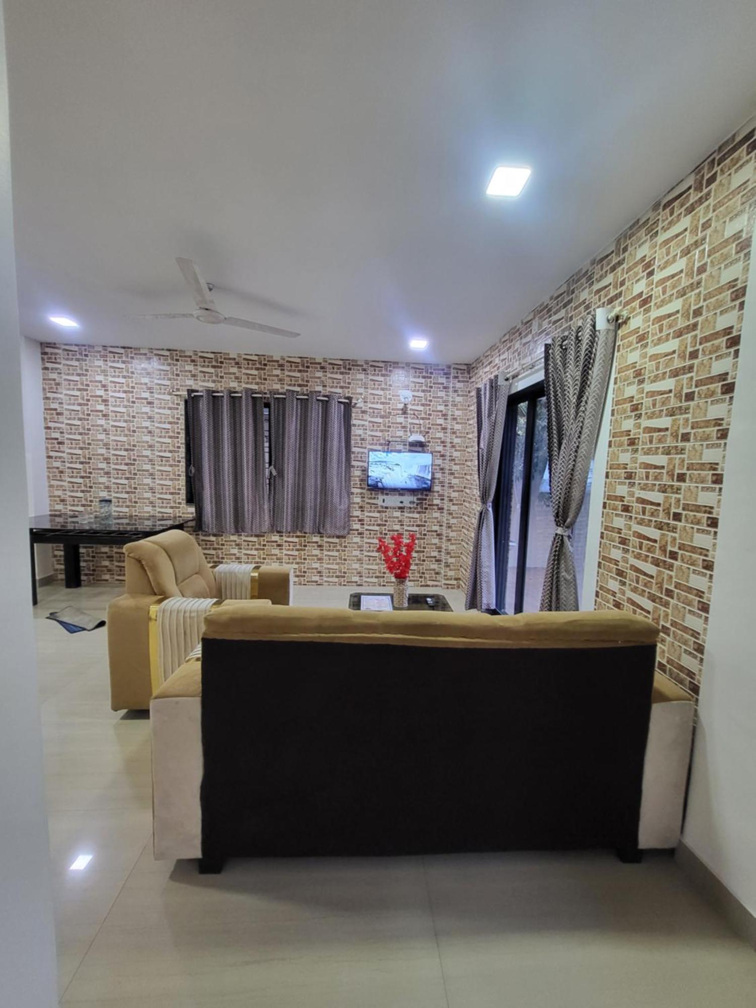 The Perfect Stays Para Disco Big Pool Cricket Turf Villa Лонавала Экстерьер фото