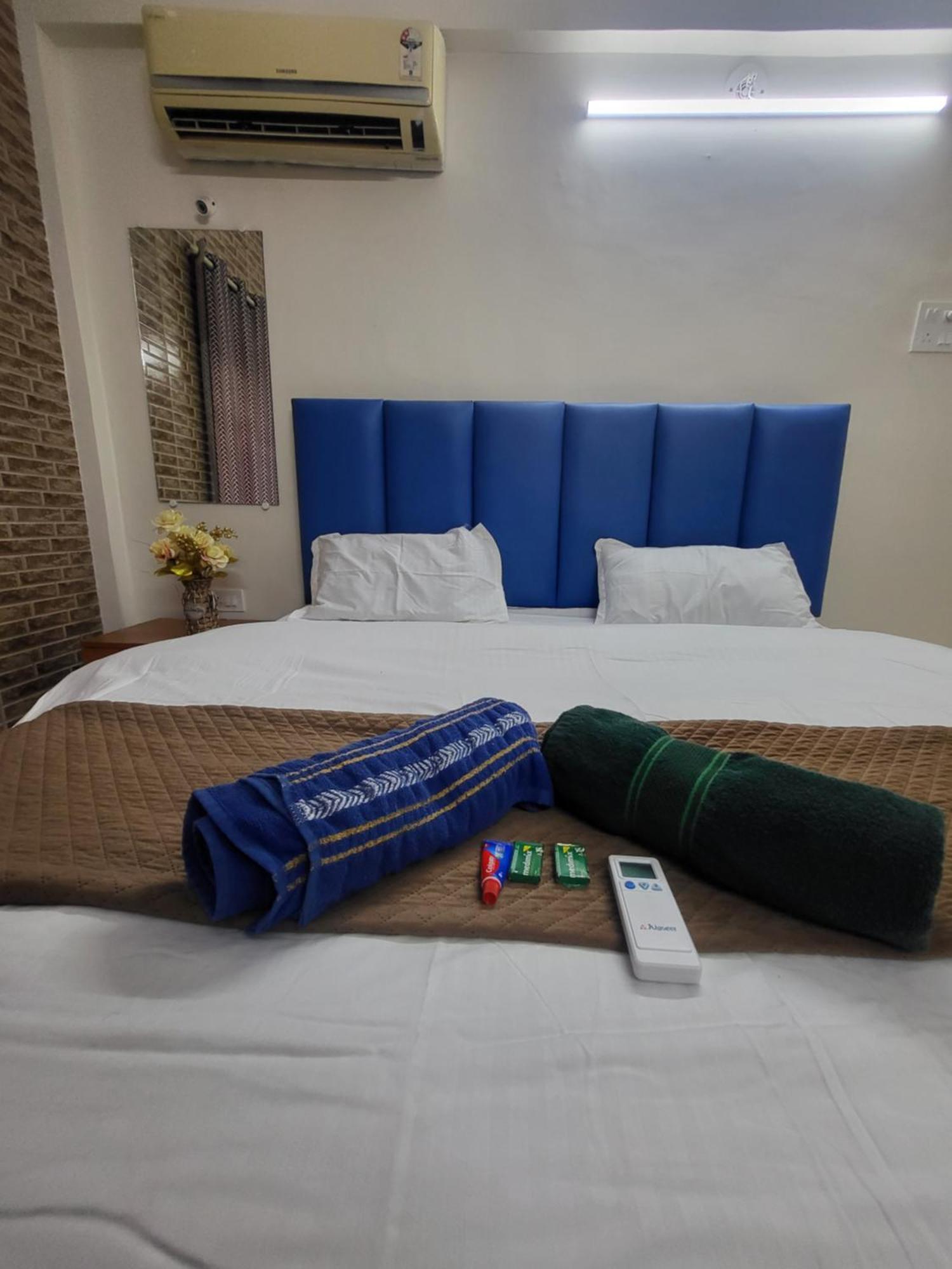 The Perfect Stays Para Disco Big Pool Cricket Turf Villa Лонавала Экстерьер фото